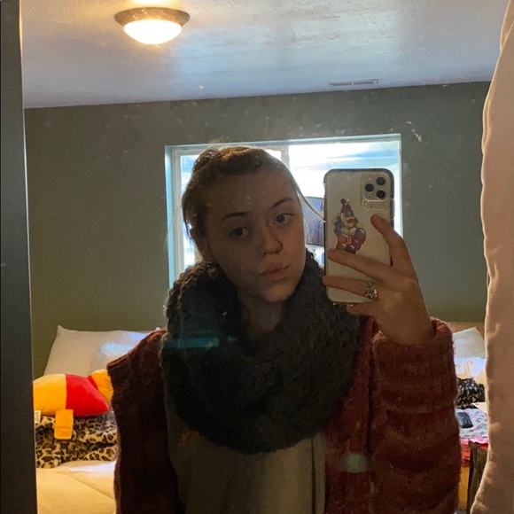 Infinity scarf - Picture 2 of 2